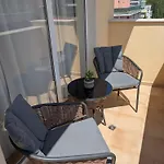 Viktorsapartment דירה *